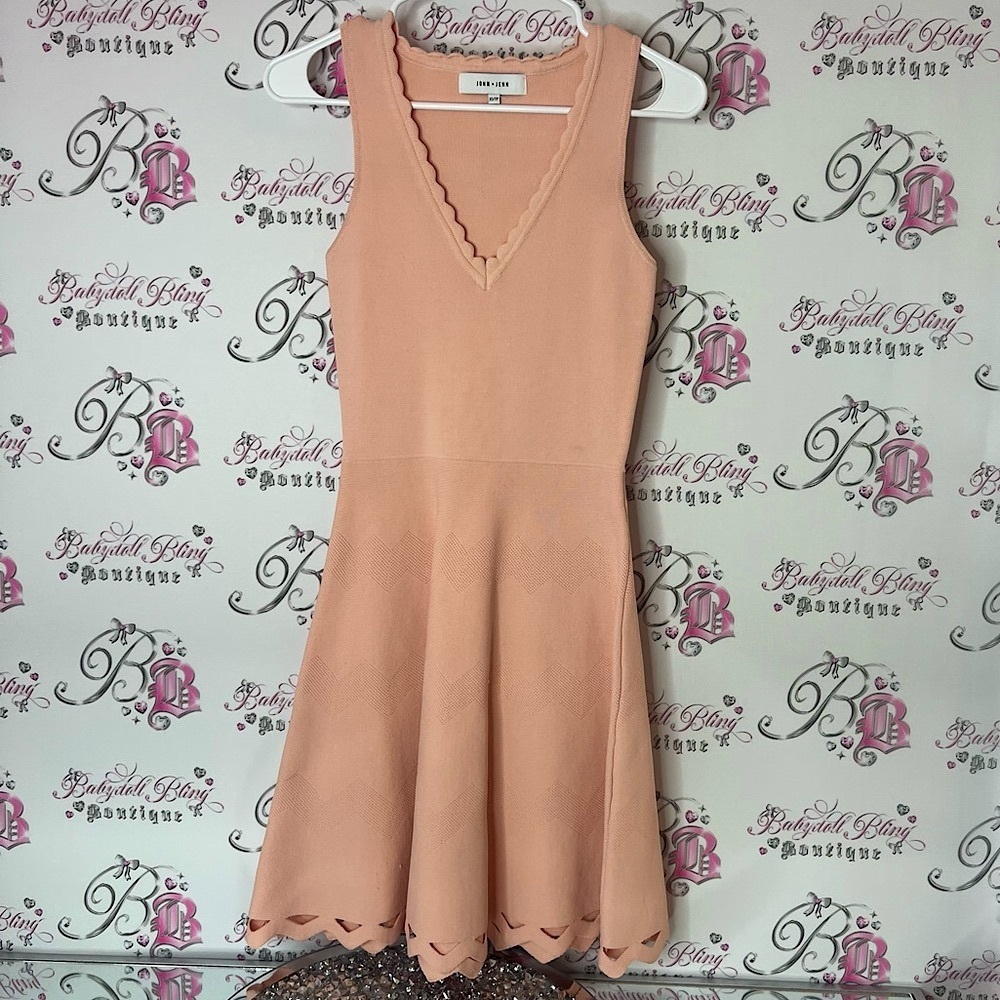 John + Jenn dress Peach Scalloped Mini Dress thick flattering fabric light